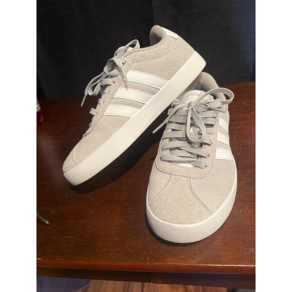 Adidas VL Court 3.0 Shoes Women Size 9 grey suede. - Picture 2 of 4